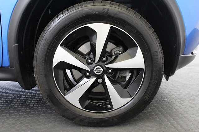 Nissan Juke 1.6 112 BOSE Personal Edition with Nav + Rear Camera & Black Exterior Pack