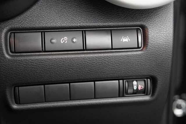 Nissan Juke 1.6 143 HEV Hybrid Premiere Edition Auto with Sat Nav and Rear View Camera