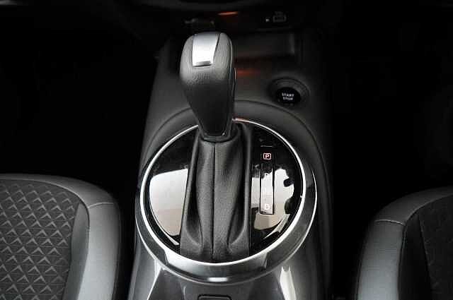 Nissan Juke 1.6 143 HEV Hybrid N-Connecta Auto with Sat Nav and Rear View Camera