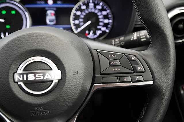 Nissan Juke 1.6 143 HEV Hybrid N-Connecta Auto with Sat Nav and Rear View Camera