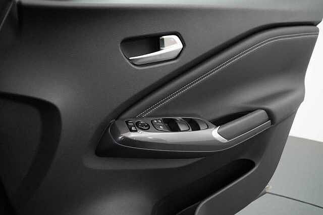 Nissan Juke 1.6 143 HEV Hybrid N-Connecta Auto with Sat Nav and Rear View Camera