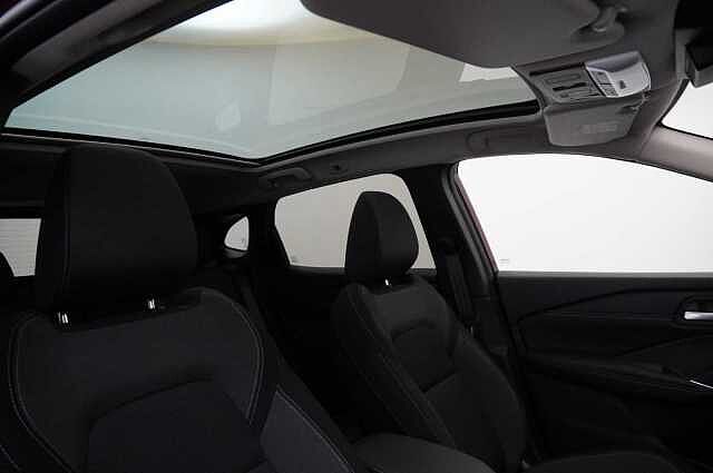 Nissan Qashqai 1.3 DIG-T MH 140 N-Connecta with Glass Roof + Sat Nav and 360 View Cameras