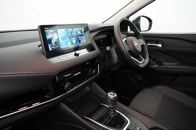 Nissan Qashqai 1.3 DIG-T MH 140 N-Connecta with Glass Roof + Sat Nav and 360 View Cameras