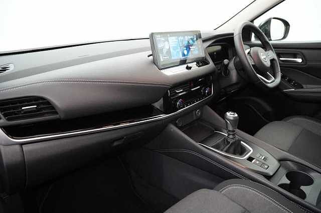 Nissan Qashqai 1.3 DIG-T MH 140 N-Connecta with Glass Roof + Sat Nav and 360 View Cameras