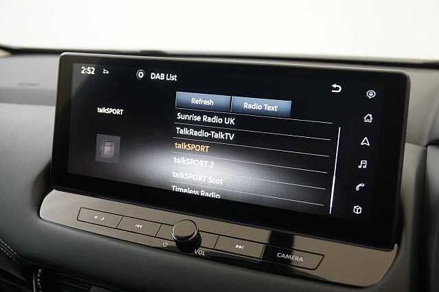 Nissan Qashqai 1.3 DIG-T MH 140 N-Connecta with Glass Roof + Sat Nav and 360 View Cameras