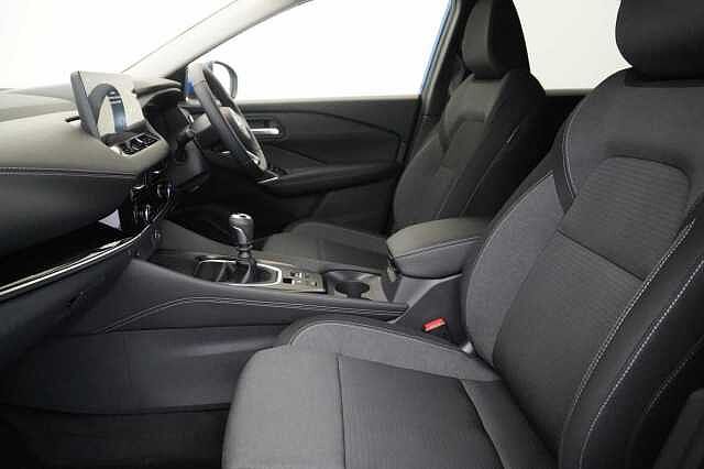 Nissan Qashqai 1.3 DIG-T MH 140 N-Connecta with Glass Roof + Sat Nav and 360 View Cameras