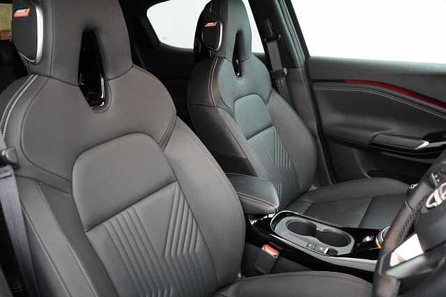 Nissan Juke 1.0 DIG-T 114 Tekna with BOSE Audio and Drive Assist Technology