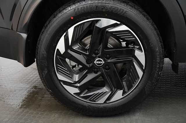 Nissan Qashqai 1.5 190 e-Power N-Connecta Auto with Glass Roof + Nav and 360 View Cameras