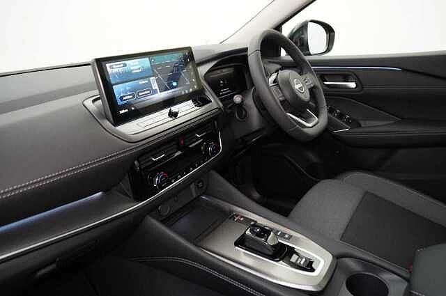 Nissan Qashqai 1.5 190 e-Power N-Connecta Auto with Glass Roof + Nav and 360 View Cameras