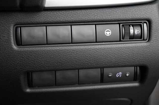 Nissan Qashqai 1.5 190 e-Power N-Connecta Auto with Glass Roof + Nav and 360 View Cameras