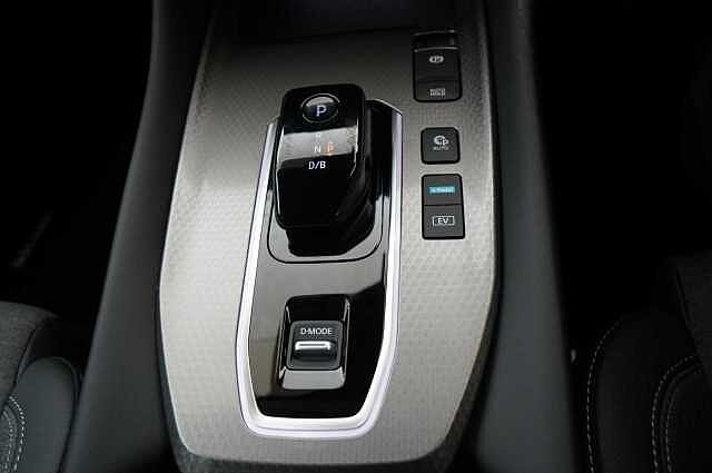 Nissan Qashqai 1.5 190 e-Power N-Connecta Auto with Glass Roof + Nav and 360 View Cameras