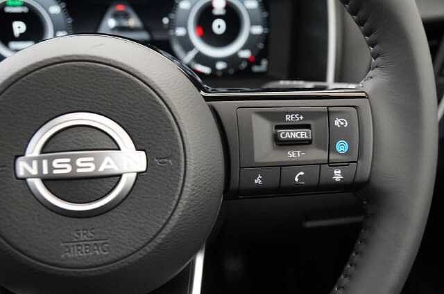 Nissan Qashqai 1.5 190 e-Power N-Connecta Auto with Glass Roof + Nav and 360 View Cameras