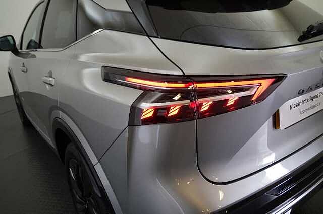 Nissan Qashqai 1.3 DIG-T MH 140 Tekna with Glass Roof + Heat Pack and 360 View Cameras