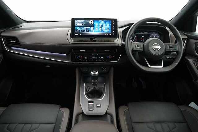 Nissan Qashqai 1.3 DIG-T MH 140 Tekna with Glass Roof + Heat Pack and 360 View Cameras
