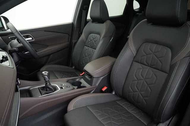 Nissan Qashqai 1.3 DIG-T MH 140 Tekna with Glass Roof + Heat Pack and 360 View Cameras