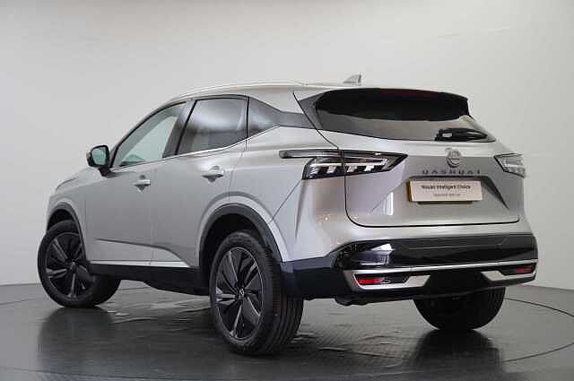 Nissan Qashqai 1.3 DIG-T MH 140 Tekna with Glass Roof + Heat Pack and 360 View Cameras