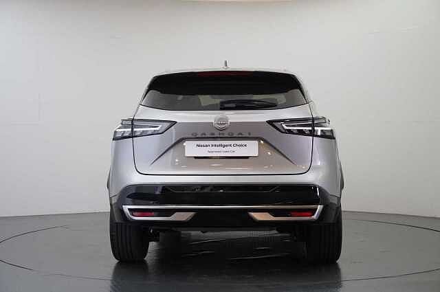 Nissan Qashqai 1.3 DIG-T MH 140 Tekna with Glass Roof + Heat Pack and 360 View Cameras