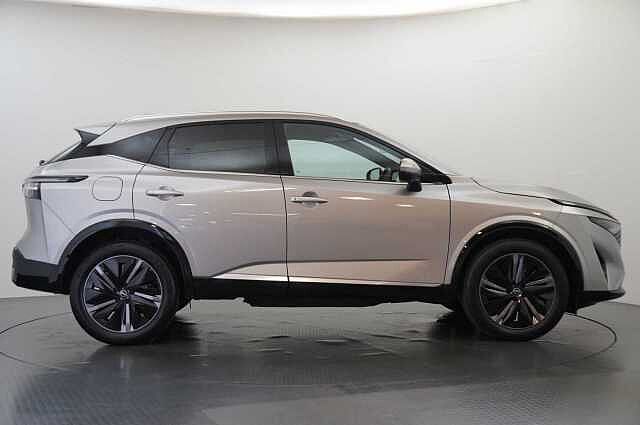 Nissan Qashqai 1.3 DIG-T MH 140 Tekna with Glass Roof + Heat Pack and 360 View Cameras