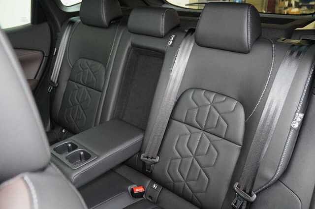 Nissan Qashqai 1.3 DIG-T MH 140 Tekna with Glass Roof + Heat Pack and 360 View Cameras