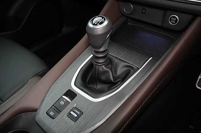 Nissan Qashqai 1.3 DIG-T MH 140 Tekna with Glass Roof + Heat Pack and 360 View Cameras