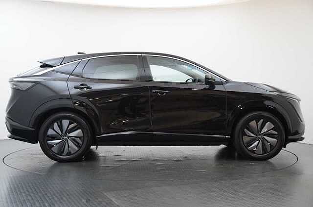Nissan ARIYA 63KW Advance Auto with Sky Roof Pack Upgrade + Sat Nav and 360 Cameras
