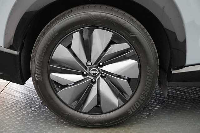 Nissan ARIYA 63KW Advance Auto with Sky Roof Pack Upgrade + Sat Nav and 360 Cameras