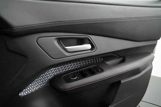 Nissan ARIYA 63KW Advance Auto with Sky Roof Pack Upgrade + Sat Nav and 360 Cameras