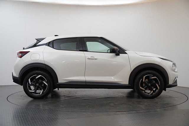 Nissan Juke 1.0 DIG-T 114 N-Connecta with Sat Nav and Rear View Camera