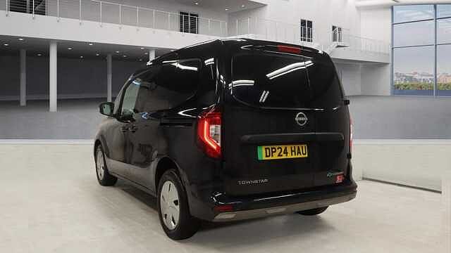 Nissan Townstar EV 45KW Tekna Auto L1 Van with Sat Nav and Rear View Camera