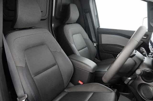 Nissan Townstar EV 45KW Tekna Auto L1 Van with Sat Nav and Rear View Camera