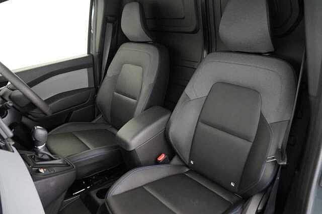 Nissan Townstar EV 45KW Tekna Auto L1 Van with Sat Nav and Rear View Camera