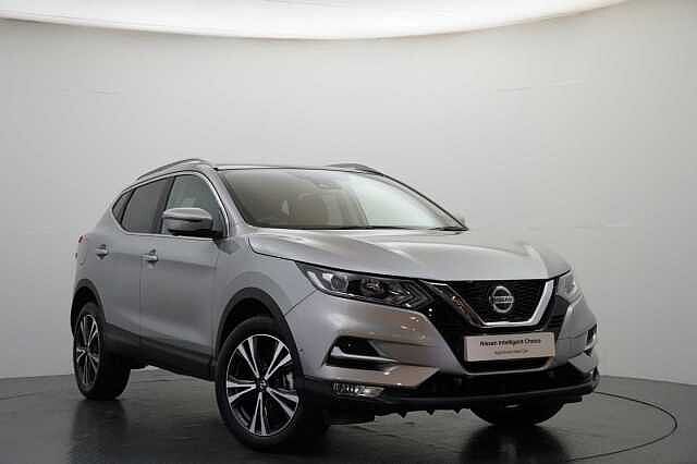 Nissan Qashqai 1.2 DIG-T 115 N-Connecta with Glass Roof Pack + Sat Nav and 360 Cameras