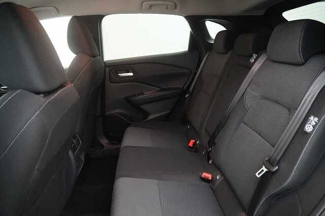 Nissan Qashqai 1.3 DIG-T MH 158 N-Connecta X-Tronic Auto with Sat Nav and 360 View Cameras