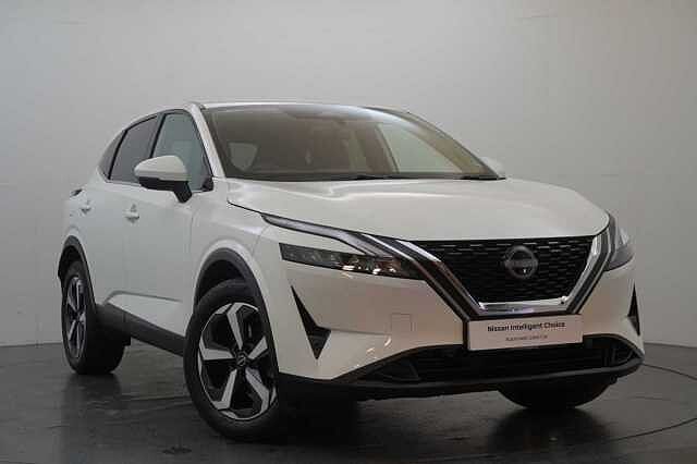 Nissan Qashqai 1.3 DIG-T MH 158 N-Connecta X-Tronic Auto with Sat Nav and 360 View Cameras