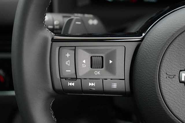 Nissan Qashqai 1.3 DIG-T MH 158 N-Connecta X-Tronic Auto with Sat Nav and 360 View Cameras