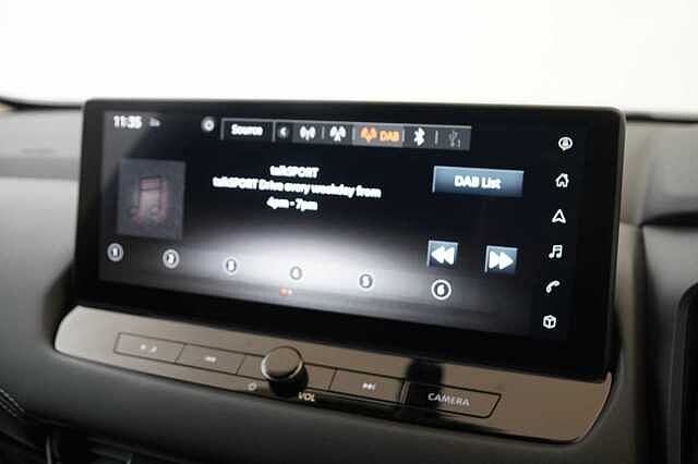 Nissan Qashqai 1.3 DIG-T MH 158 N-Connecta X-Tronic Auto with Sat Nav and 360 View Cameras
