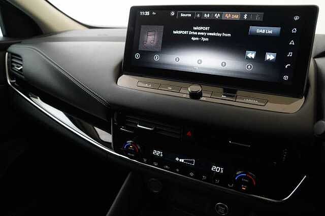 Nissan Qashqai 1.3 DIG-T MH 158 N-Connecta X-Tronic Auto with Sat Nav and 360 View Cameras