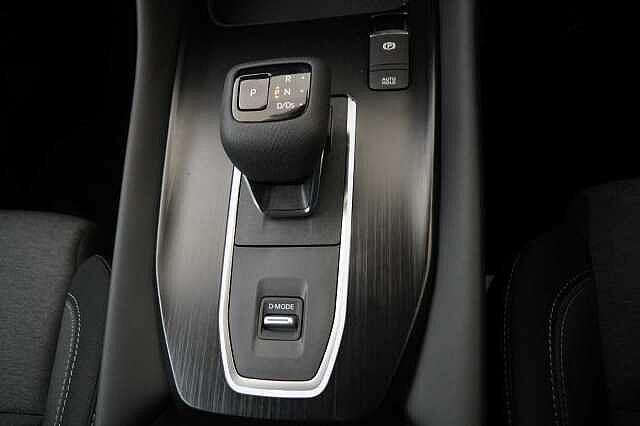 Nissan Qashqai 1.3 DIG-T MH 158 N-Connecta X-Tronic Auto with Sat Nav and 360 View Cameras