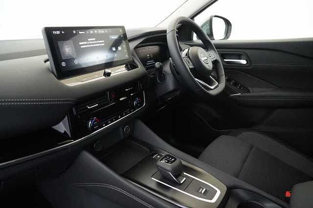 Nissan Qashqai 1.3 DIG-T MH 158 N-Connecta X-Tronic Auto with Sat Nav and 360 View Cameras