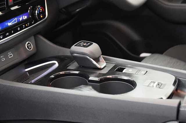 Nissan X-Trail 1.5 VC-T MH 163 N-Connecta X-Tronic Auto with 5 Seats + Nav and 360 Cameras