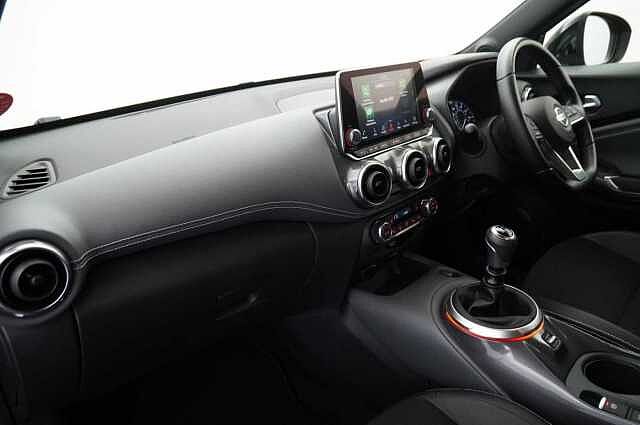 Nissan Juke 1.0 DIG-T 114 Tekna with BOSE Audio and Drive Assist Technology