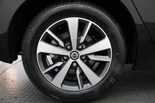 Nissan LEAF 40KW Acenta Auto with Rear View Camera and Apple + Android Integration