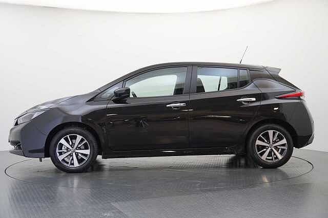 Nissan LEAF 40KW Acenta Auto with Rear View Camera and Apple + Android Integration