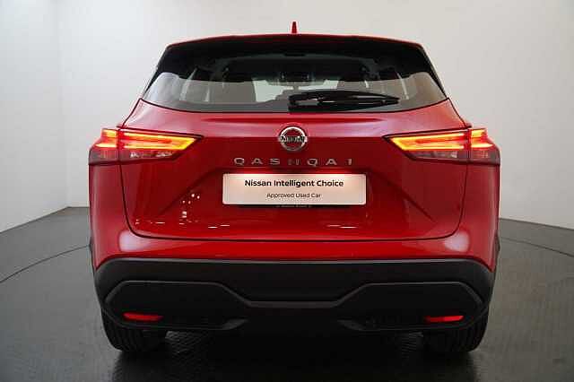Nissan Qashqai 1.3 DIG-T MH 140 Acenta Premium with Rear View Camera and Intelligent Key