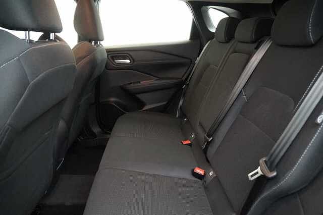 Nissan Qashqai 1.3 DIG-T MH 140 Acenta Premium with Rear View Camera and Intelligent Key