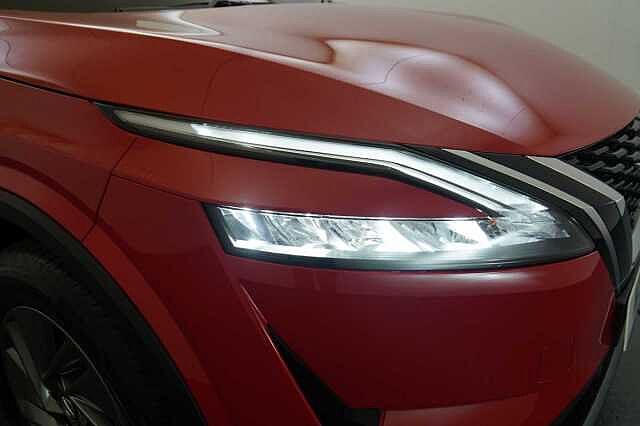 Nissan Qashqai 1.3 DIG-T MH 140 Acenta Premium with Rear View Camera and Intelligent Key