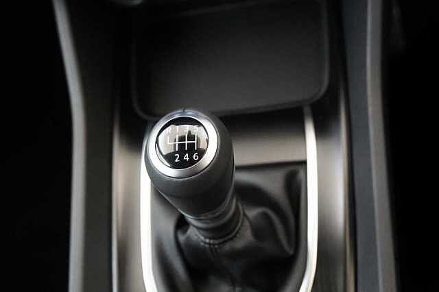 Nissan Qashqai 1.3 DIG-T MH 140 Acenta Premium with Rear View Camera and Intelligent Key