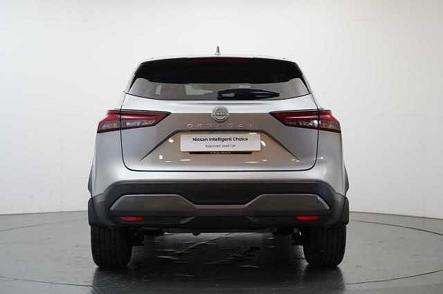 Nissan Qashqai 1.3 DIG-T MH 158 N-Connecta X-Tronic Auto with Sat Nav and 360 View Cameras