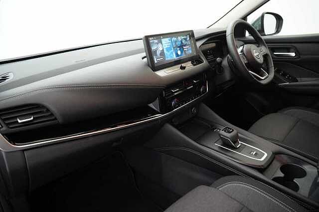 Nissan Qashqai 1.3 DIG-T MH 158 N-Connecta X-Tronic Auto with Sat Nav and 360 View Cameras