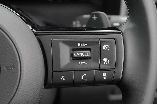 Nissan Qashqai 1.3 DIG-T MH 158 N-Connecta X-Tronic Auto with Sat Nav and 360 View Cameras